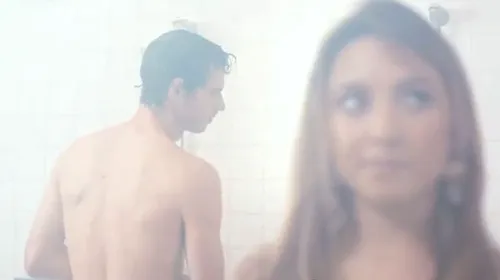 VIDEO Murray face duș împreună cu fanele….în cea mai nouă reclamă :)
