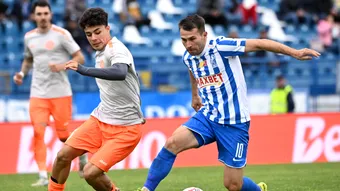 Alin Roman, care a ratat penalty în turul barajului cu Metaloglobus, dă vina pe străini după retrogradarea lui Poli Iași. ”Își fac grupulețe, nu trag la aceeași căruță”. Săgeți și către conducere