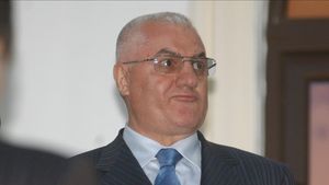Dumitru Dragomir, întâlnire de gradul zero cu Victor Ponta: „Pusesem mâna pe un scaun și îl alergam prin toată televiziunea! Gino m-a avertizat că mă arestează”