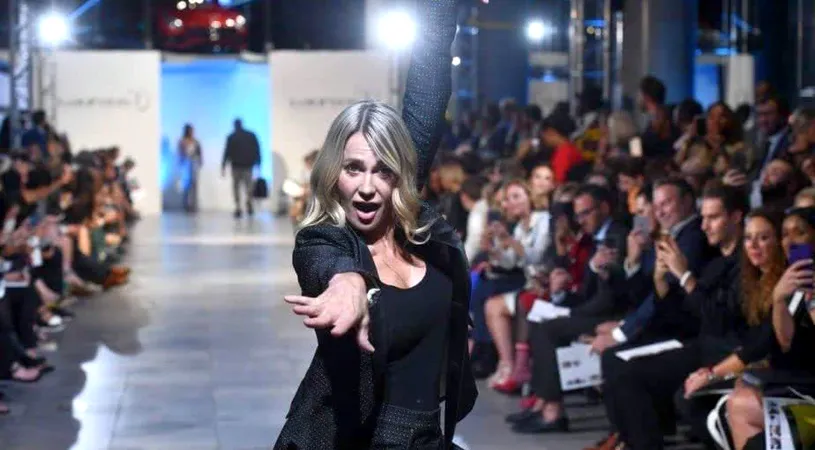 Nadia Comăneci a strălucit din nou pe podium la Săptămâna Modei de la New York | FOTO & VIDEO