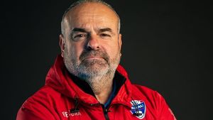 FC Brașov și-a găsit președinte, pe directorul sportiv de la FC Buzău. Primarul Allen Coliban transmitea de curând că e în căutare de ”profesioniști, nu povestitori”