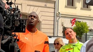 Cel mai rapid atlet al tuturor timpurilor a filmat în România cu o româncă de 17 ani! Zoe Potolea e cea mai rapidă femeie din lume