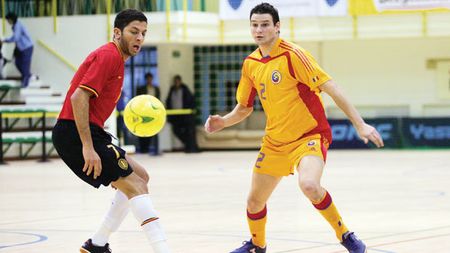 PREMIERĂ‚!** Suntem în sferturile EURO 2012 la futsal! România - Cehia 3-1
