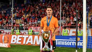 Povestea emoționantă a fotbalistului Rareș Ispas. În copilărie a făcut naveta zilnic, timp de 5 ani, 100 de kilometri dus-întors, pentru a juca fotbal la CFR Cluj, iar la 12 ani a rămas fără tată | SPECIAL