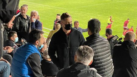 Au uitat de rivalitate! Mirel Rădoi și Răzvan Lucescu, prietenie strânsă! Imagini de senzație cu cei doi antrenori la meciul Rapidului | VIDEO & FOTO