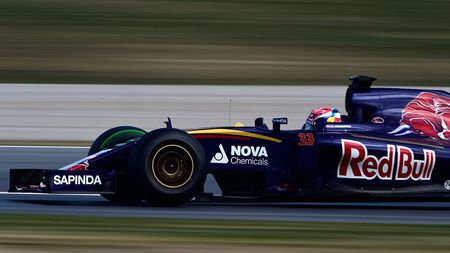 F1 la Max. Nu poate conduce pe șosele, dar e pilot de Formula 1. "Marele Circ" surprinde cu cel mai tânăr debutant: Max Verstappen