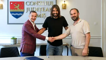 Dan Alexa a fost prezentat la Poli Timișoara într-un cadru politic. Fanii critică perspectiva ultra-politizată, după anunțul lui Alfred Simonis