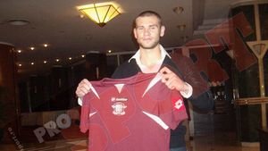 FOTO EXCLUSIV Gauracs a semnat cu Rapid!** 'Vreau să marchez cu Steaua și Dinamo'