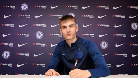 A pățit-o ca în filme: George Nunn, starul lui Chelsea U19, jefuit de ceas și amenințat cu cuțitul în fața iubitei lui