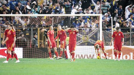 Naționala nimănui!** Chivu s-a retras, Lupescu pleacă în concediu, Răzvan va demisiona și el, jucătorii nu mai vin cu sufletul