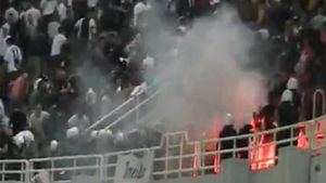 VIDEO Incidentele provocate de fanii lui Hajduk la Atena