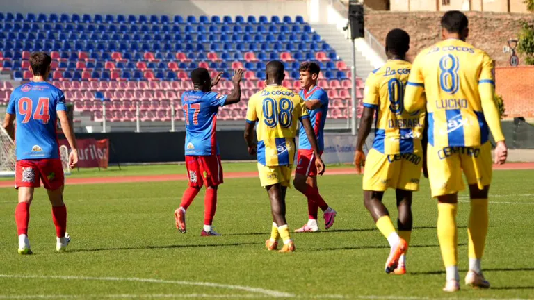 Chindia a învins Petrolul într-un amical, cu un gol superb al lui Rareș Mihai. Leo Grozavu, despre conflictul dintre jucători: “Nu m-am băgat, mai pot să bat eu pe cineva?”