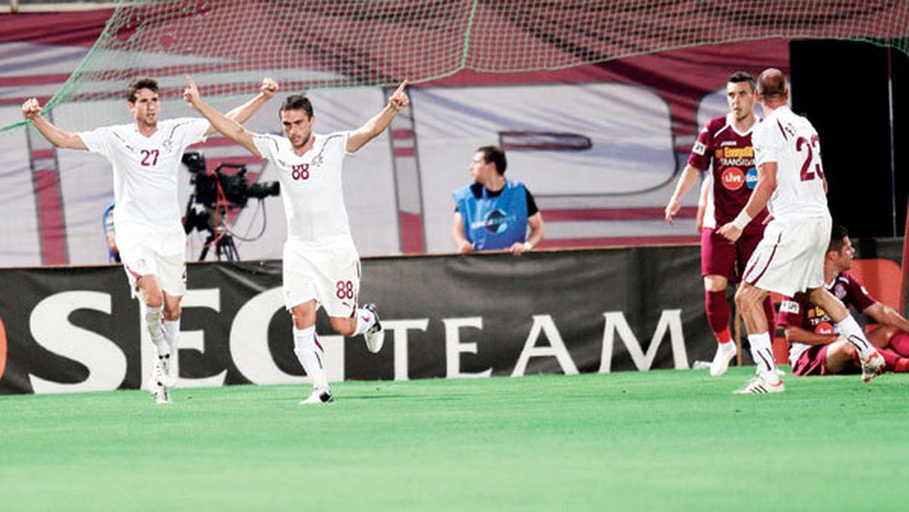 Rapidiștii au crezut că îl văd pe Bonetti!** Negru de supărare, Sabău a explodat: "Nesimțiților, vreți să mă lucrați?" Reacția care a născut una dintre revenirile istorice din Giulești