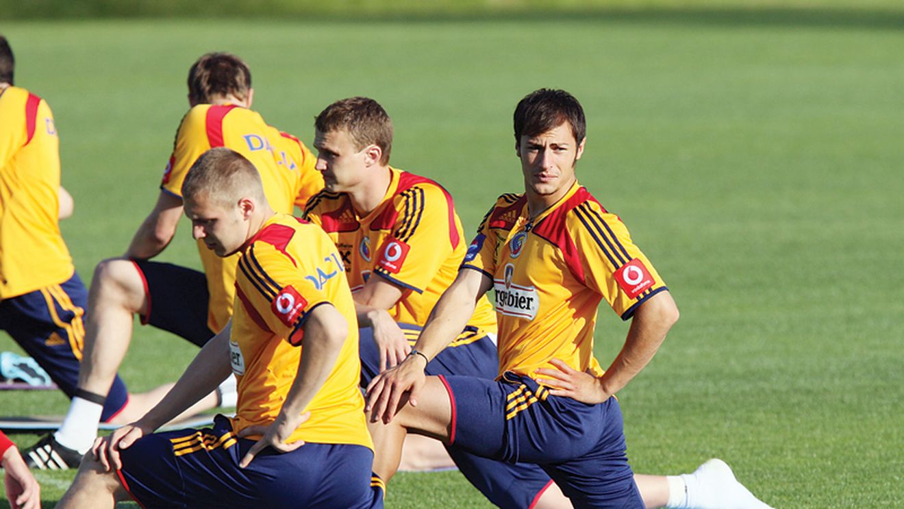 Pițurcă trebuie să aleagă dintre Moți și Ghionea