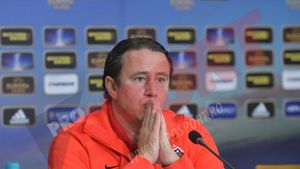 Reghe e încântat! A 'câștigat' doi jucători pentru "decisivul" cu Stuttgart:** "S-au antrentat normal astăzi. Probabil vor fi pe teren!"