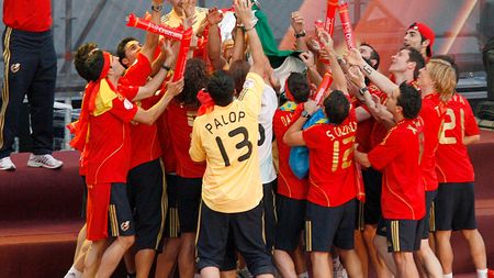 VIDEO / Cutremur... de bucurie la sosirea campionilor europeni