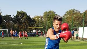 Lăcrămioara Perijoc e fotbalista din ringul de box. "Am mingea în mașină" | GALERIE FOTO