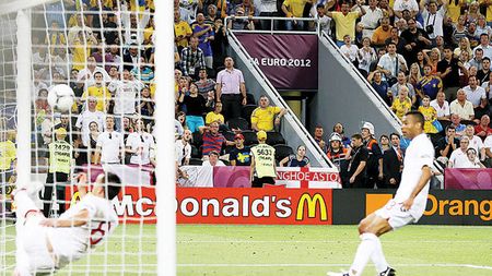 Arbitrul Viktor Kassai recunoaște că a greșit la meciul Anglia - Ucraina