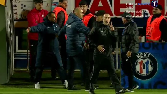 FOTO | Scandal monstru la Ovidiu! Hagi și Yesilova au fost eliminați după ce și-au aruncat cuvinte grele. Jucătorii Viitorului  sunt acuzați de lipsă de fair-play: "Noi am dat mingea afară și trebuia să o primim înapoi! Ce să mai vorbim?"