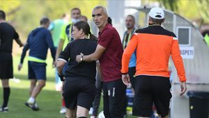 Adrian Iencsi, incident cu arbitrul de rezervă în timpul meciului Rapid - Turris! ProSport a surprins reacția antrenorului | VIDEO