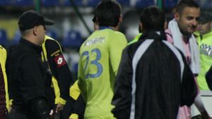 Cârțu:** „Țigane, taci din gură!"