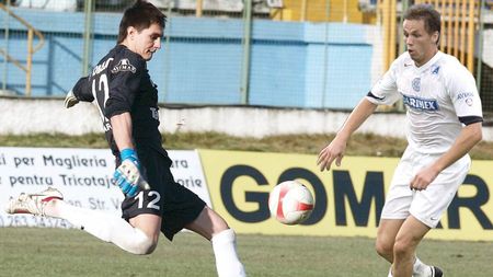 Război între prieteni