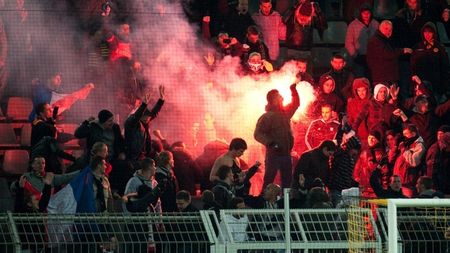 17 suporteri reținuți înaintea meciului Sevilla-Borussia Dortmund