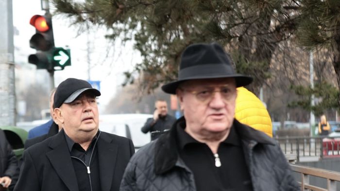 Milionarii din fotbalul românesc i-au adus un ultim omagiu lui Dinu Gheorghe, fostul preşedinte de la Rapid şi Dinamo