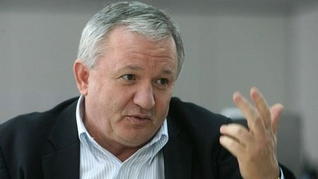 Adrian Porumboiu consideră deplasat gestul lui Octavian Șovre. „Nu la televizor când lumea fierbe! Bine că n-a avut pomelnic la el în loc de cartonaș"