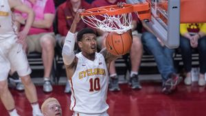 Baschetbalistul înjunghiat, Darrell Bowie, pus la zid de președintele Totolici: "Știți vorba aceea cu facerea de bine? Stai ușurel, prietene, că nu suntem Real Madrid!"