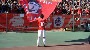 Cinci descrieri amuzante de la prezentarea lotului lui Dinamo: 1. "Cosmin Matei, probabil cel mai bun număr 10 din România"
