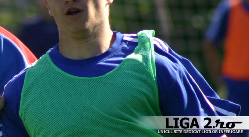 Adrian Ștefan** a semnat cu Piatra Olt