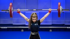 România, reprezentată cu succes de Valentina Mihaela Cambei! A luat 3 medalii de aur la Campionatul European de haltere și a reușit două recorduri | VIDEO