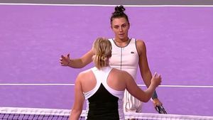 Jaqueline Cristian a reușit surpriza și a învins-o pe urmașa Carolinei Wozniacki, la turneul WTA de la Cluj-Napoca! Avem două românce în „sferturi"