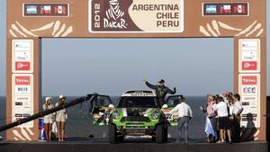 Start în Raliul Dakar 2012!** 443 de vehicule s-au lansat într-o cursă de peste 8.000 de km