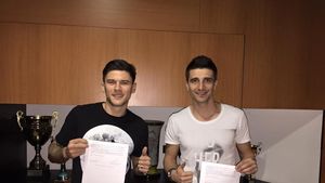 Daniel Niculae și Cristi Săpunaru sunt jucătorii Rapidului! "Am semnat un contract în alb"