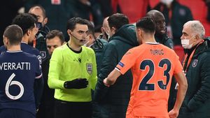 Răsturnare de situaţie! Arbitrilor români li s-a strigat că sunt „țigani”, înainte de scandalul anului în Champions League