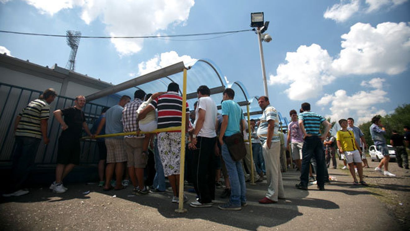 S-au vândut 35.000 de bilete la "Derby de România", dar vor fi tribunele pline?** Steliștii, sabotați de bișnițari: "Îi vom alerga noi bine"