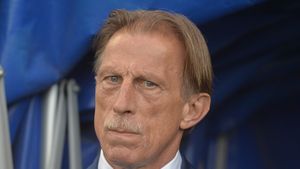 Reacția ciudată a lui Daum în momentul în care a fost felicitat pentru victoria cu Chile: "Sper că nu glumiți acum, nu?". Discurs extrem de ofensiv al germanului: "Nu știu nimic despre fotbal, ok? Voi faceți presiunea"