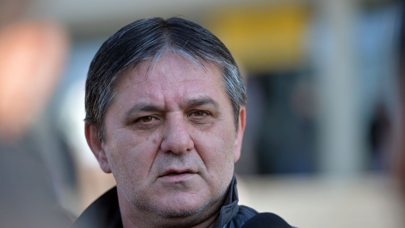 "Ce să se întâmple!?" Nervos, Lăcătuș a dat prima explicație după dezastrul Stelei în meciul cu Carmen. "Fiara" a luat foc și s-a abținut cu greu să spună ce va face 
