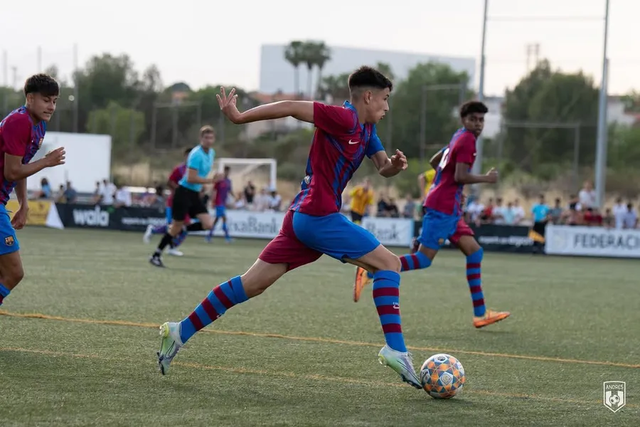 Dinamo îl transferă pe fostul coleg de la Barcelona al lui Lamine Yamal! Spaniolii au făcut anunțul