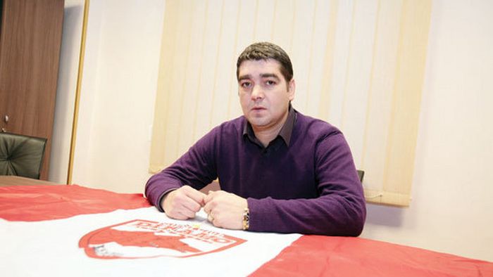 EXCLUSIV** Asta îl poate dărâma pe Ciobi: Neputință sau amatorism? INCREDIBIL: Dinamo poate pierde al treilea jucător transferat în iarnă! "Nu știu dacă semnez"