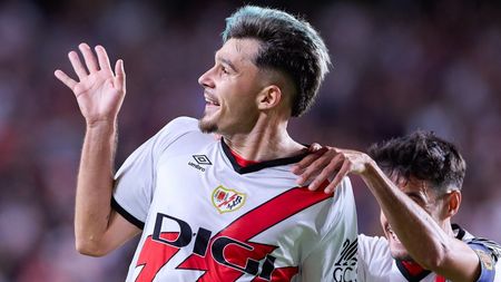 El Mundo Deportivo, noi detalii despre transferul bombă al lui Andrei Rațiu la FC Barcelona: "Fotbaliştii lui Flick vorbesc de el în vestiar, sunt impresionați"