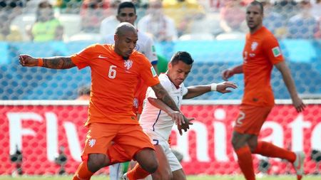 Probleme mari pentru Van Gaal, înainte de semifinala cu Argentina: 4 titulari ar putea absenta