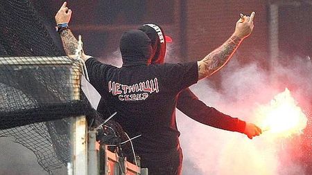 VIDEO & FOTO HAOS în Italia!** Sârbii i-au "subordonat" pe carabinieri și meciul a fost întrerupt în minutul 6!