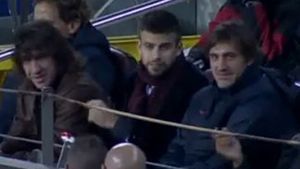 VIDEO O nouă aroganță a lui Pique!** Și-a atacat fanii... cu semințe :)