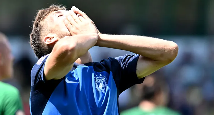 ”Unul dintre cei mai valoroși fotbaliști din Liga 2” a devenit ”fantomă” după transferul la U Craiova! În șapte luni s-a pozat cu toate trofeele câștigate, dar n-a jucat vreun minut!