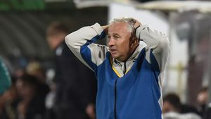 Dan Petrescu nu mai exagerează! Detaliul care sperie la AZ Alkmaar. Ce spun olandezii despre „Bursuc”