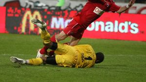 Dinamoviștii vor să repete isprava din 2008 și să trimită titlul în Ardeal. Dănciulescu: "Dacă învingem, campionatul este pierdut în proporție de 99% de Steaua". Cum a schimbat meciul de acum 7 ani destinul lui Becali și al clubului Dinamo