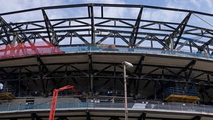 Fabulos! Un muncitor român a făcut publice cele mai noi imagini cu stadionul Nou Camp: „Murim de foame la Barcelona”